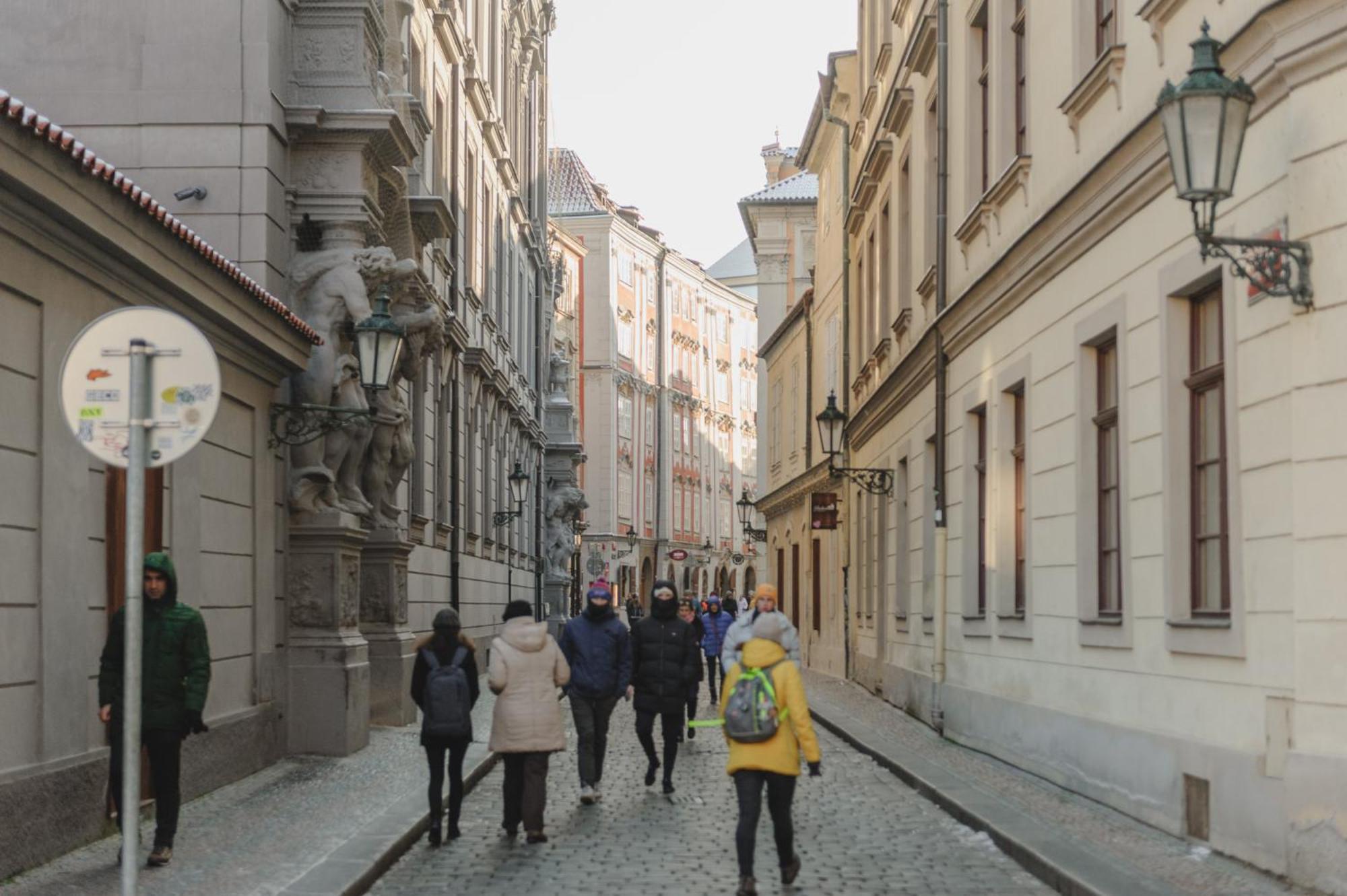 Spacious 3-bedrooms Near Karlin Square Praha