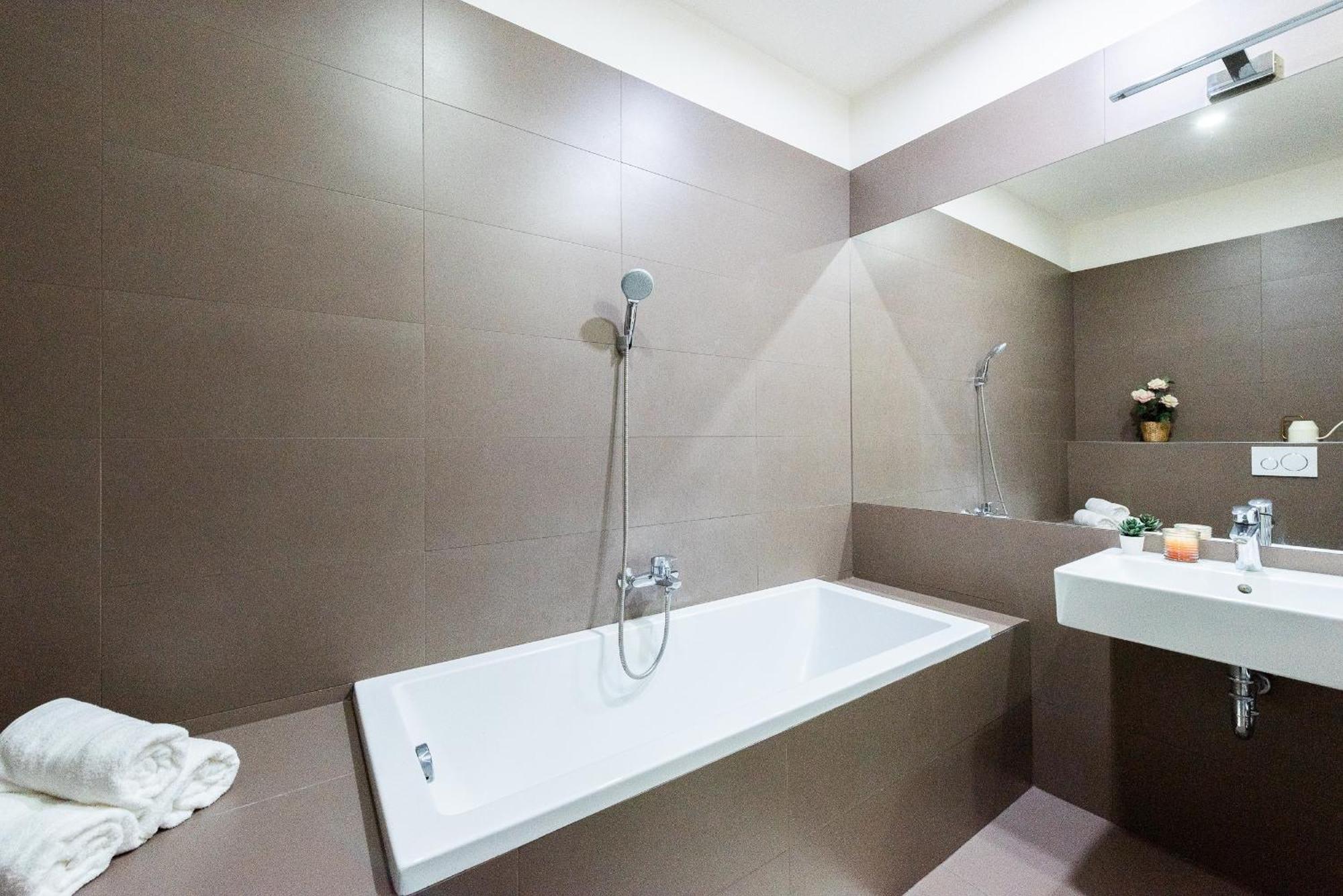 Apartmán Spacious 3-bedrooms Near Karlin Square *